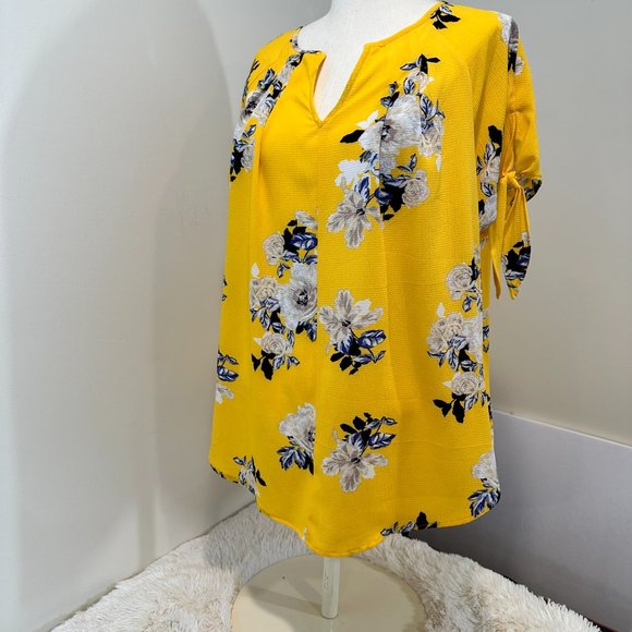 Ava & Viv Yellow Floral Short Sleeve Top - Picture 2 of 7